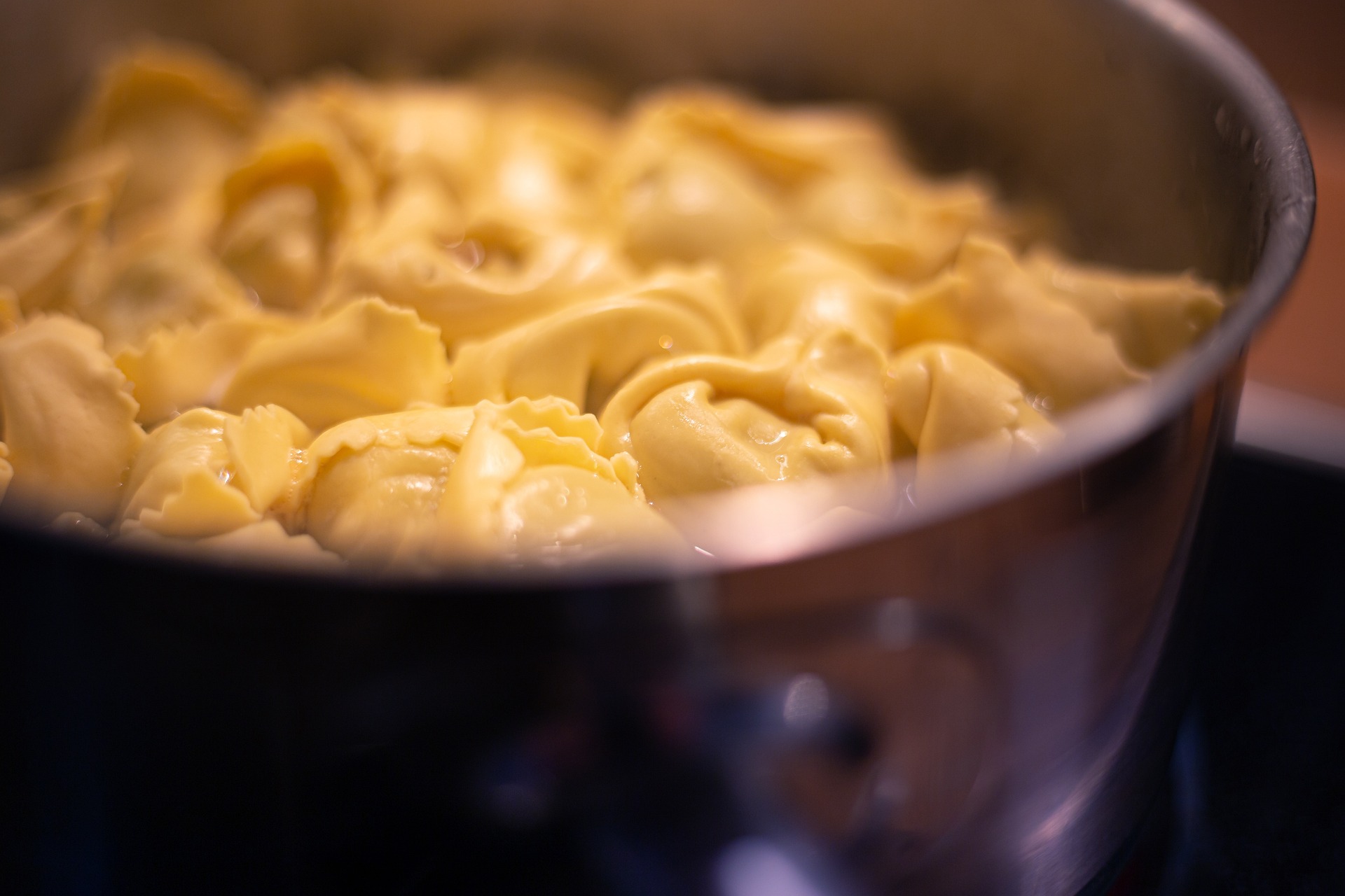 Tortellini in brodo di lesso di carne