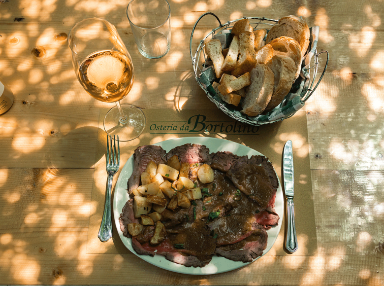 Estate gourmet: i migliori vini per roast beef e tagliata di Fassona.